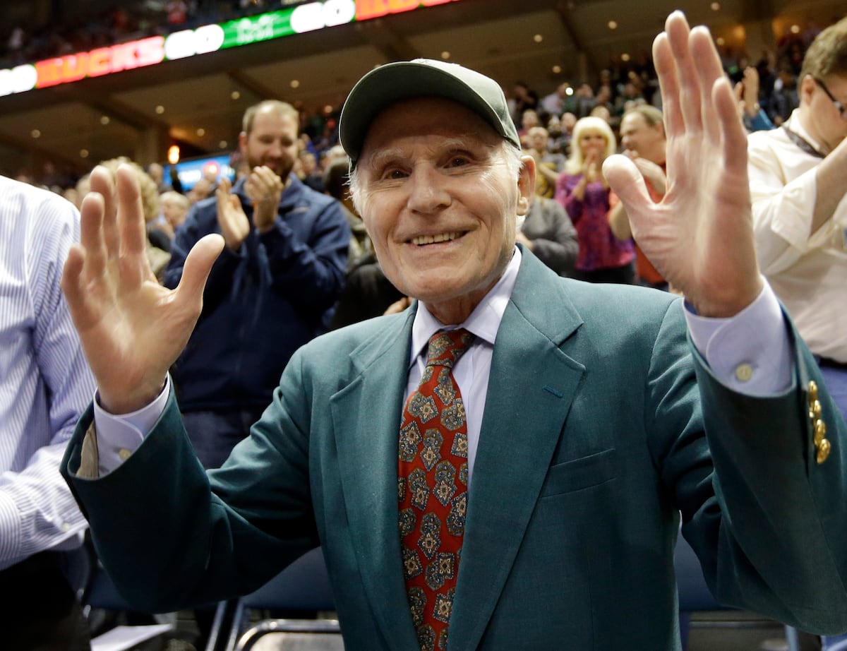 Former Senator & Milwaukee Bucks Owner Herb Kohl Dies at 88