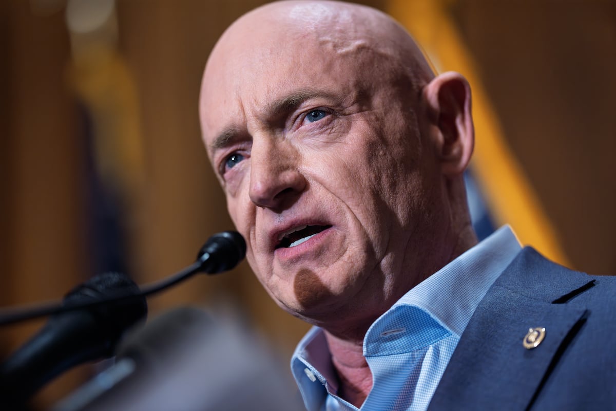 Pentagon escalates probe into Sen. Mark Kelly over lawful orders video Pentagon escalates probe into Sen. Mark Kelly over lawful orders video