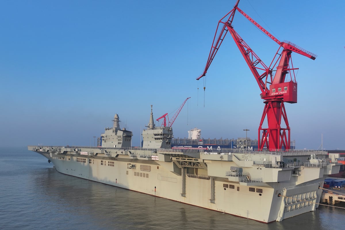 China starts sea trials of amphibious assault ship China starts sea trials of amphibious assault ship