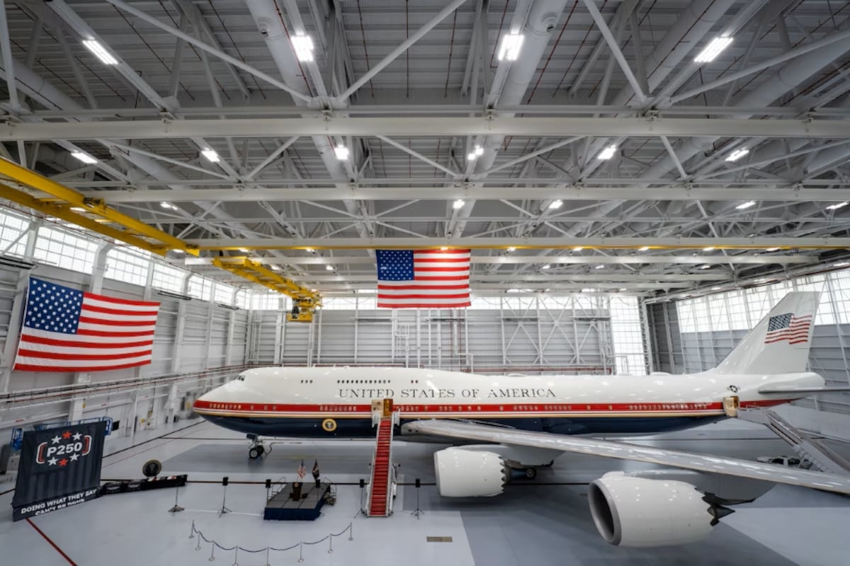 Air Force One begins commissioning flights, final step before presidential use Air Force One begins commissioning flights, final step before presidential use
