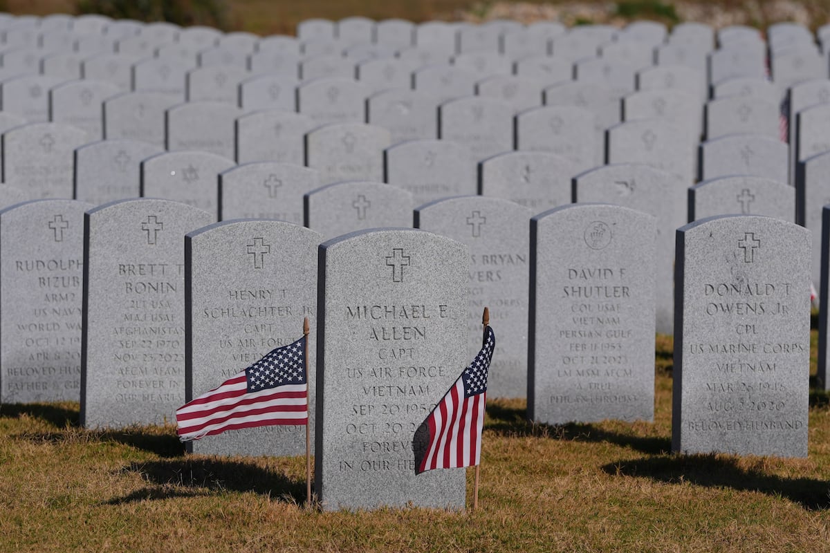 Government shutdown prompts cancellation of some Veterans Day events Government shutdown prompts cancellation of some Veterans Day events