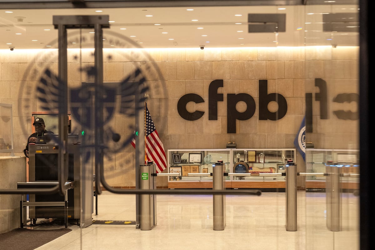 Senators criticize CFPB for dropping action on troops’ overdraft fees Senators criticize CFPB for dropping action on troops’ overdraft fees