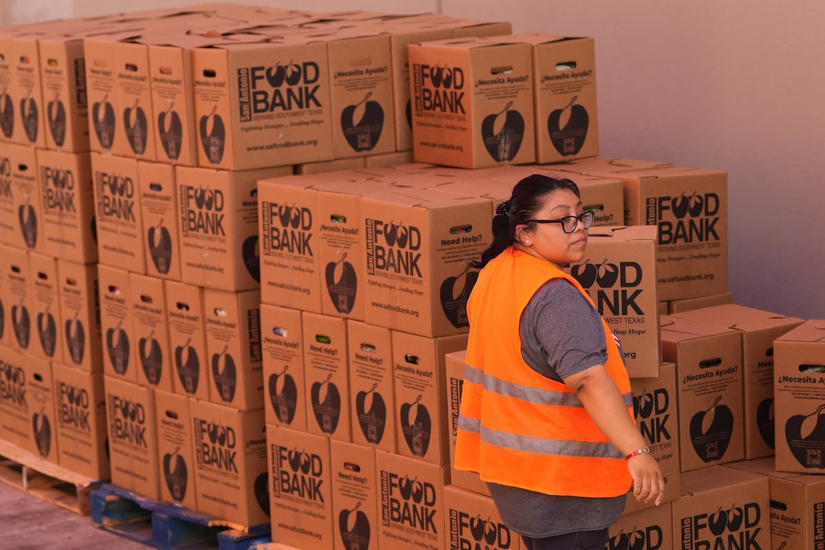 Vance says troops will be paid as pressure builds to end shutdown