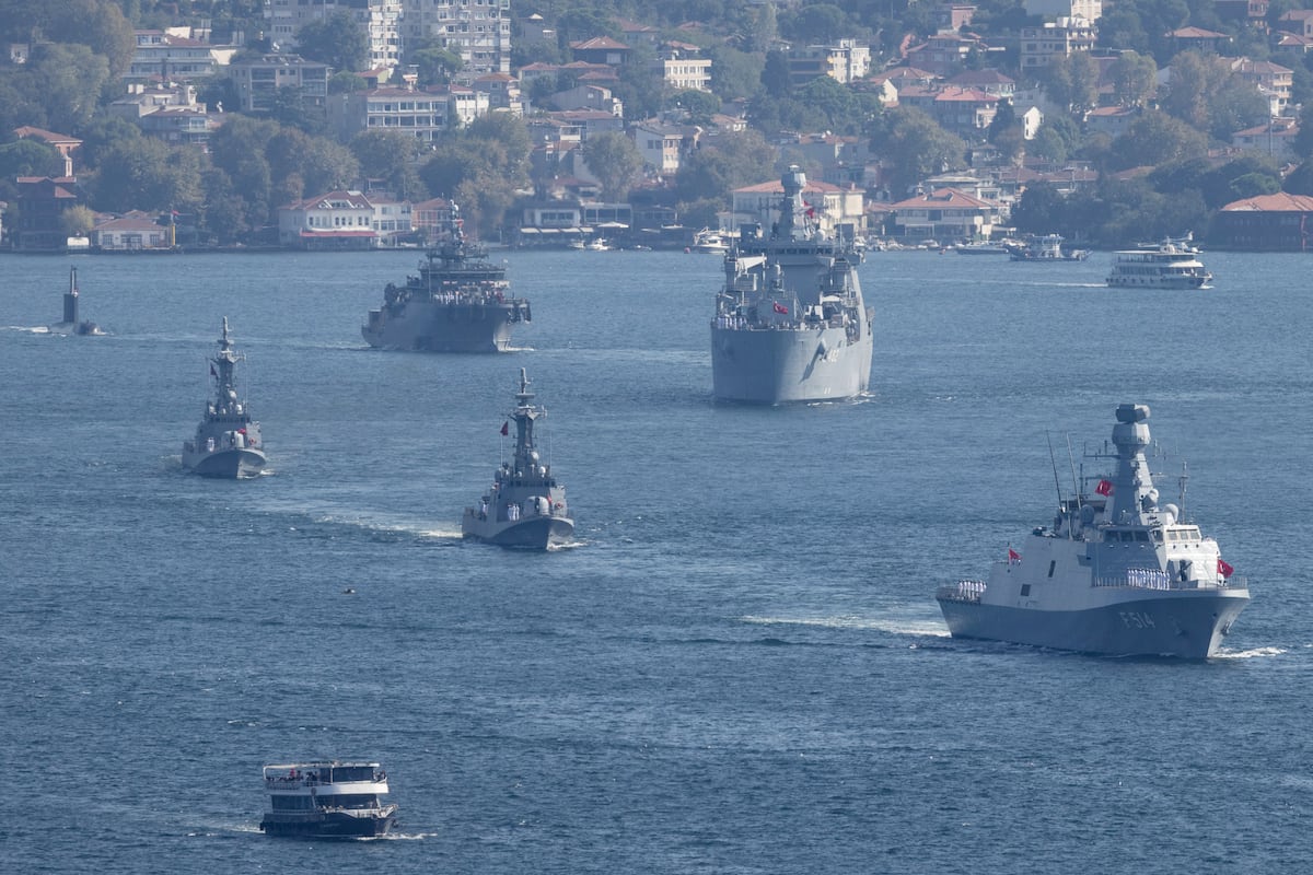 NextImg:Turkey and Greece expand military confidence-building measures