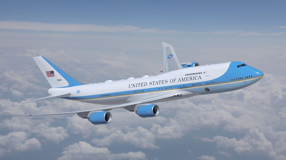 Experts: Qatar-gifted Air Force One may be security, upgrade disaster
