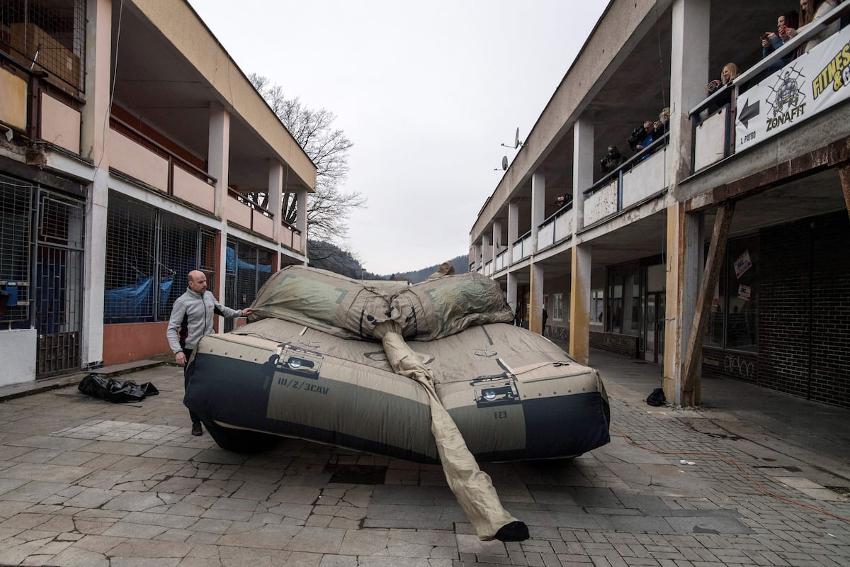 NextImg:Estonia seeks battlefield decoys to sponge up Russian missiles