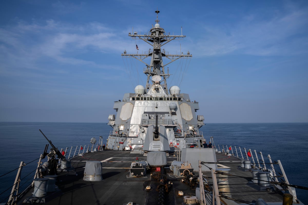 US destroyers head toward Venezuela as Trump aims to pressure cartels