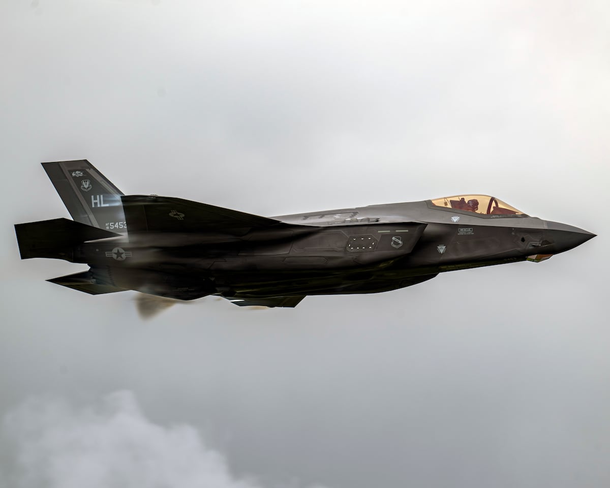 Air Force F-35 buy would be cut in half under Pentagon spending plan