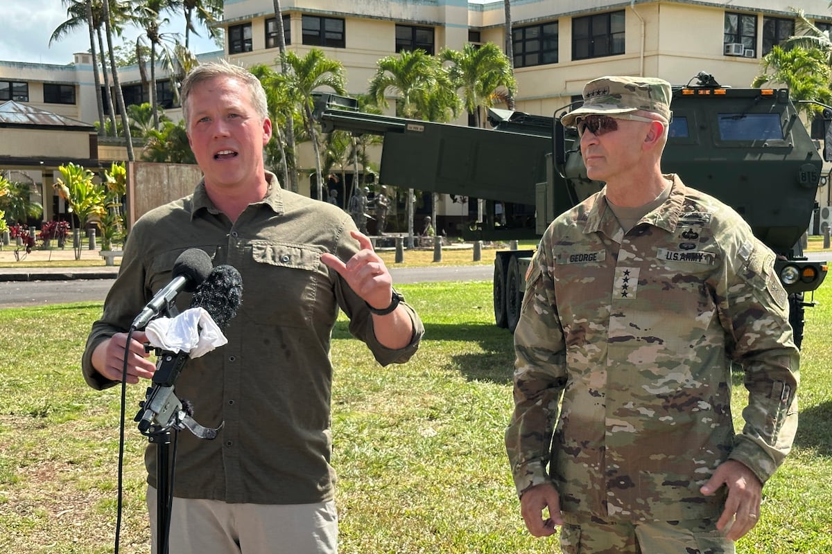 Army secretary aims to move quickly on leasing training land in Hawaii Army secretary aims to move quickly on leasing training land in Hawaii