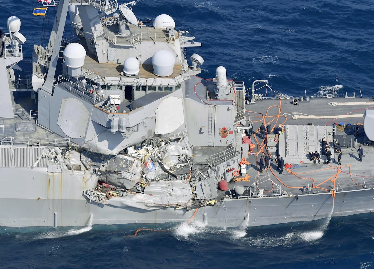 Uss Rochester Wreck 7 US sailors missing after catastrophic collision
