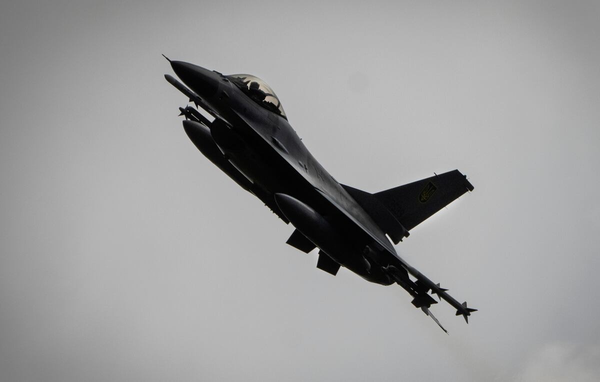 NextImg:Ukraine F-16 jet crashes during Russian attack, killing pilot