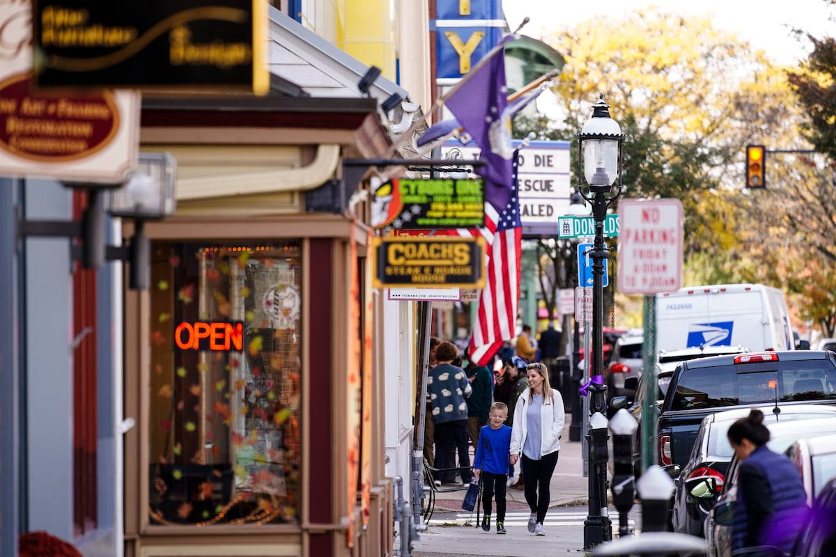 American Consumers Are Optimistic Because They Think the New President Will Get Them a New Job