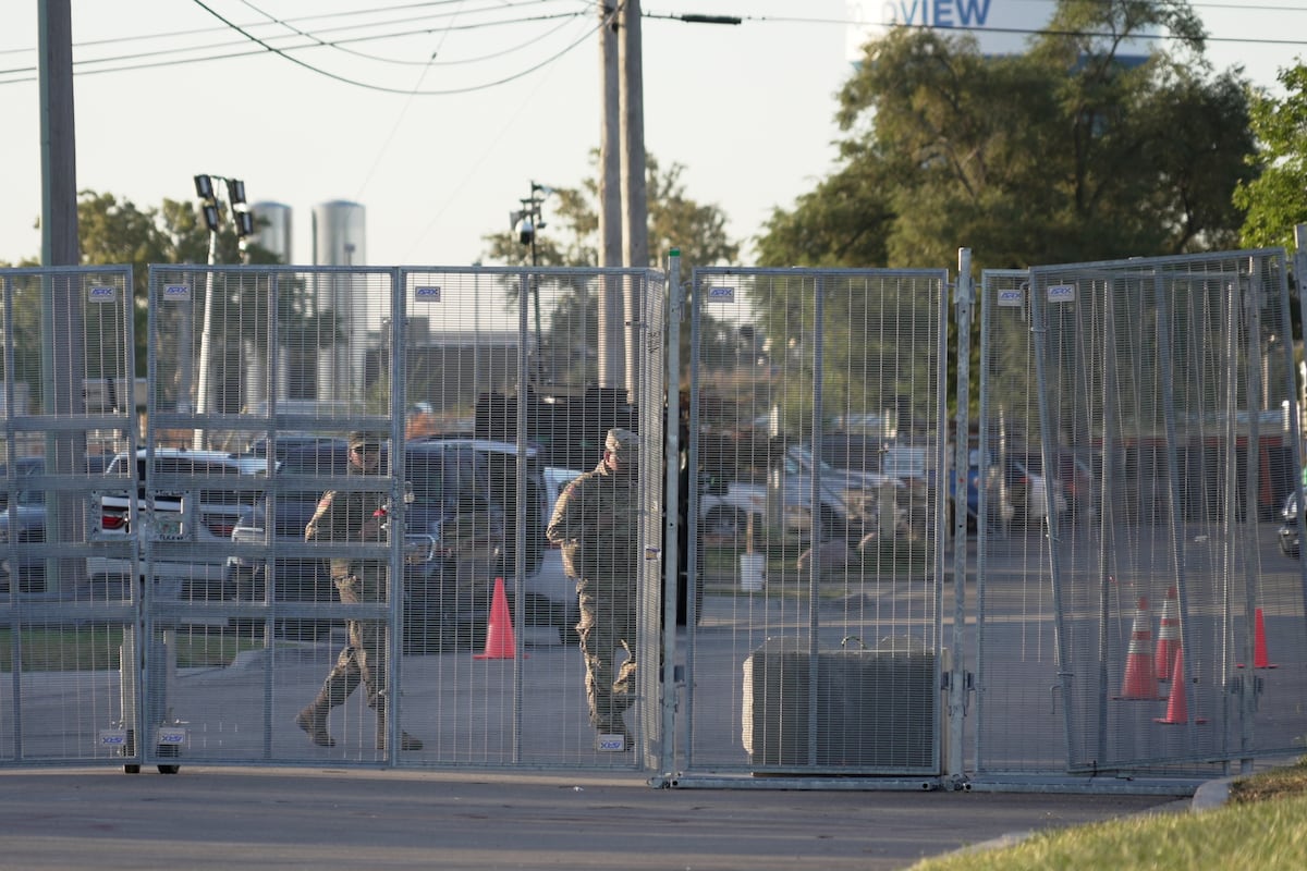 Judge blocks National Guard deployment in Illinois for 2 weeks