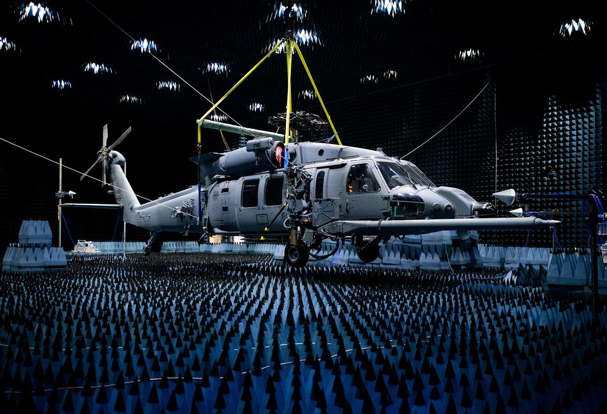 NextImg:UK to build F-35-sized ‘silent hangar’ to test jamming, electronic war