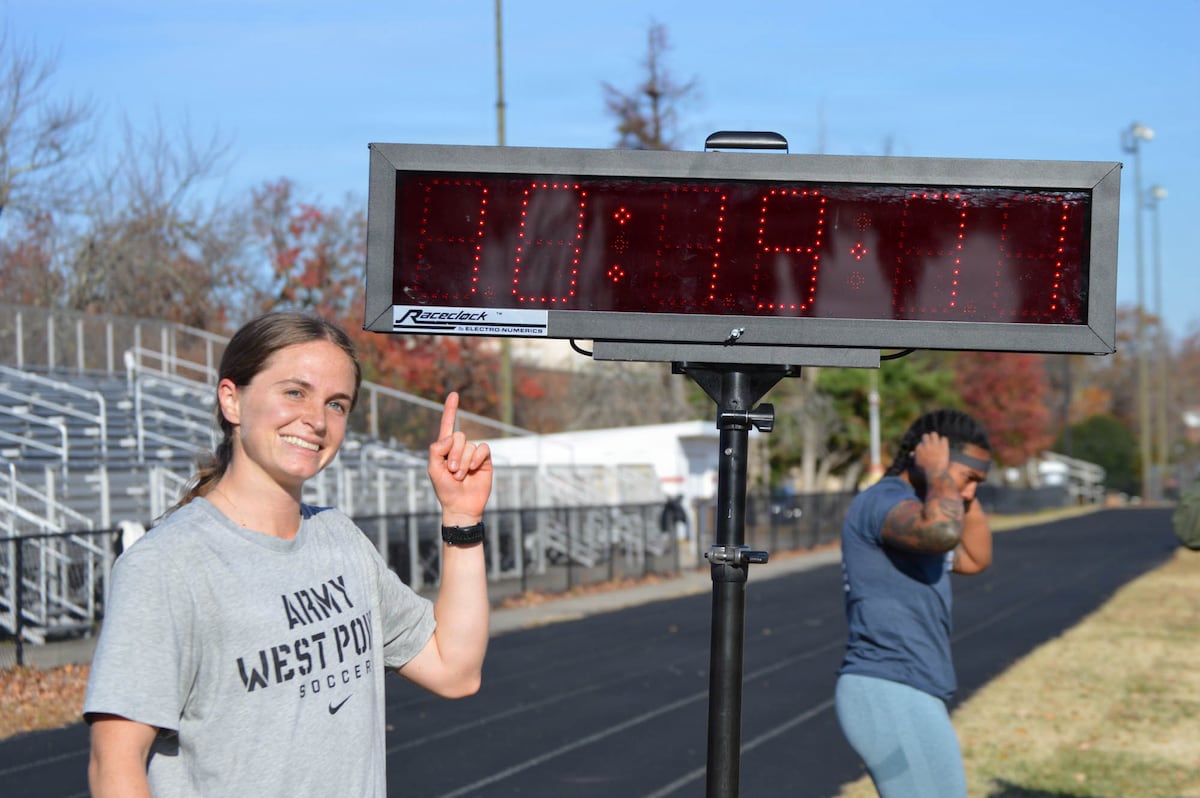 Army officer sets record for fastest mile run in EOD bomb suit Army officer sets record for fastest mile run in EOD bomb suit