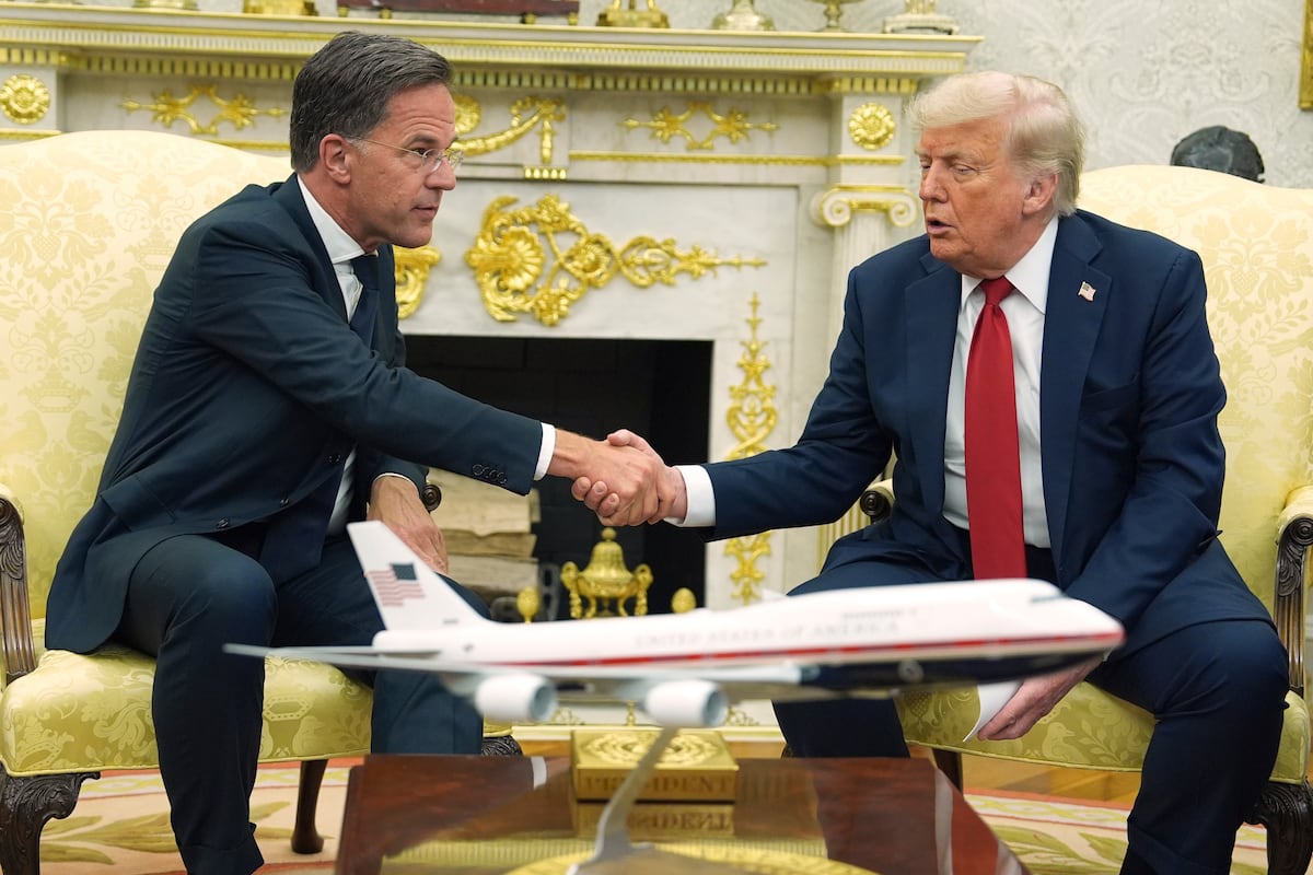 Trump threatens Russia with tariffs and boosts US weapons for Ukraine