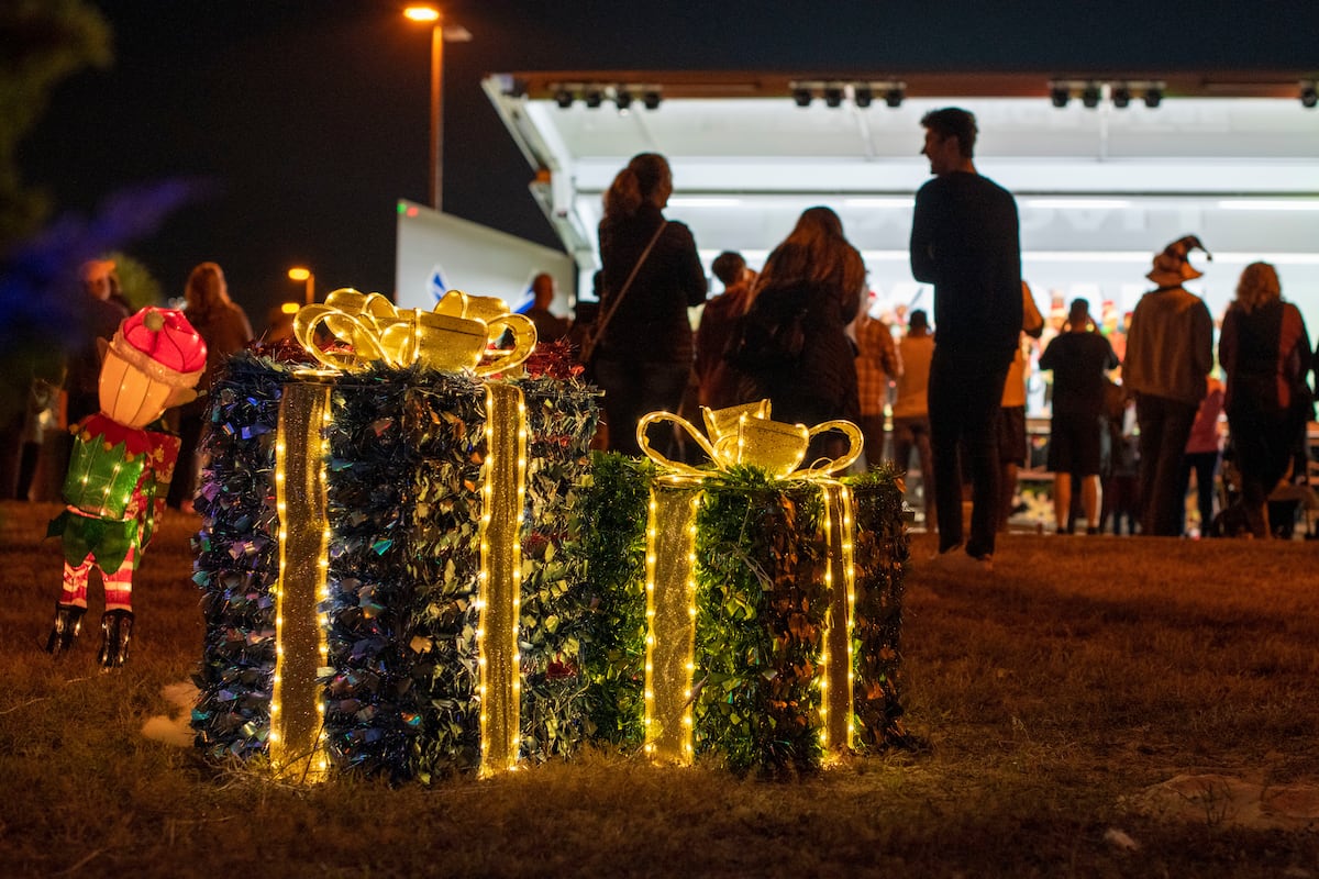 Private housing companies let troops deck the halls early for holidays Private housing companies let troops deck the halls early for holidays