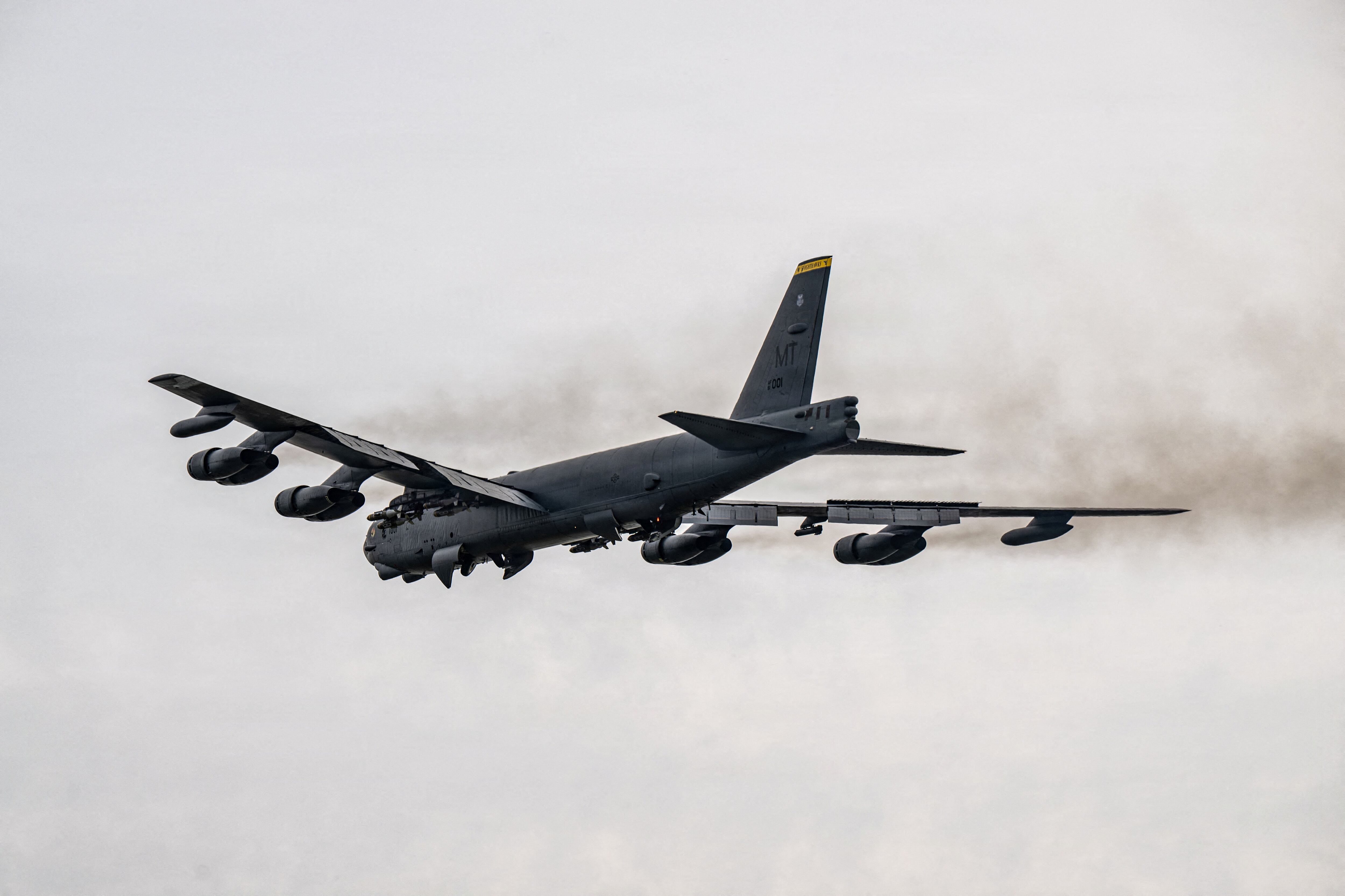 B - 52 modernization faces delays , cost increases , watchdog says