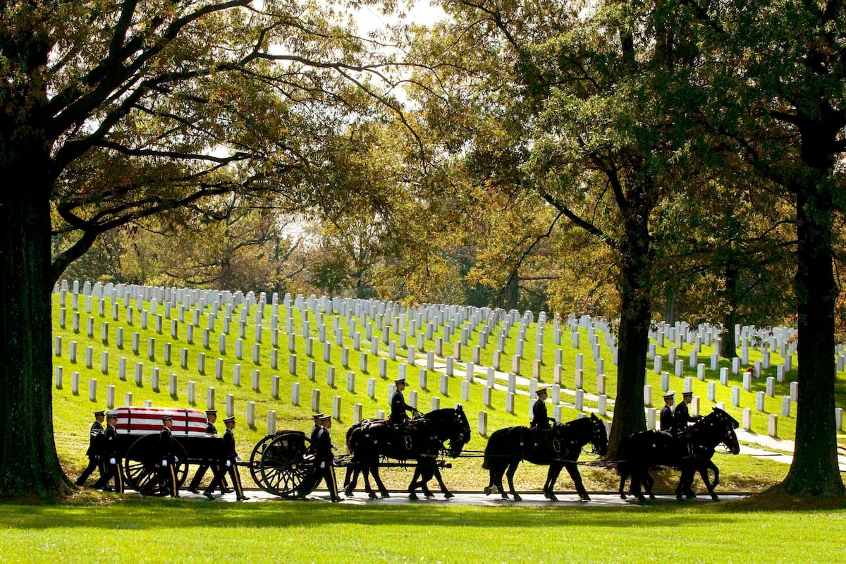 Horse-drawn caissons to return in limited use at Arlington cemetery