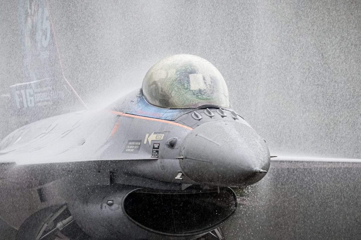 NextImg:Netherlands delivers F-16s to Ukraine, provides $440M for drones