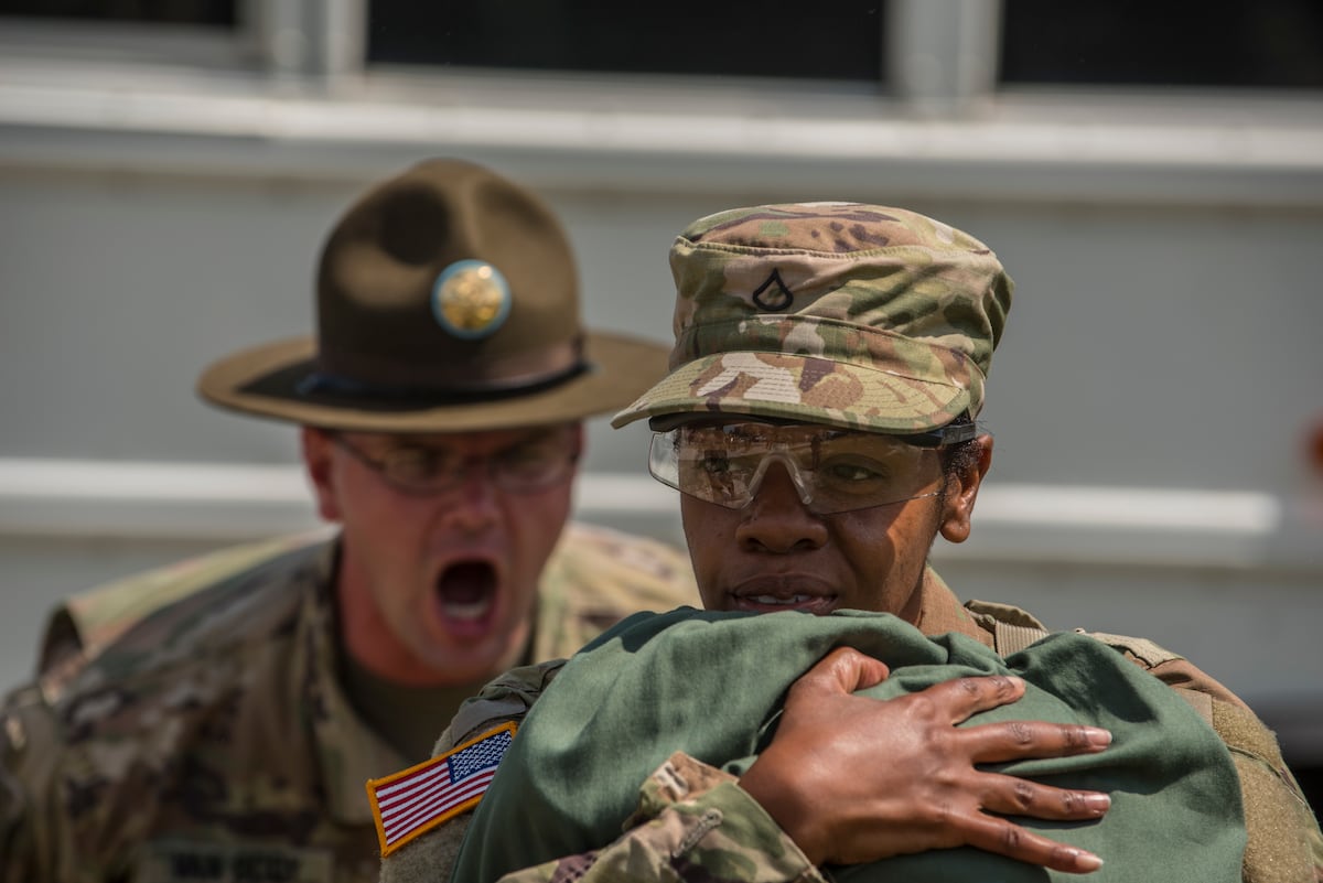Infantry basic training briefly bans ‘bay tossing’ before reversal Infantry basic training briefly bans ‘bay tossing’ before reversal
