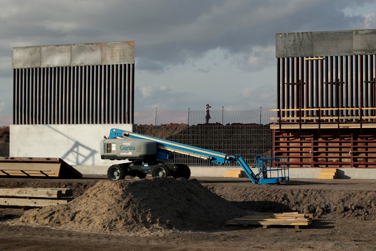 SCOTUS to rule on use of Pentagon funds for border wall, but money ...