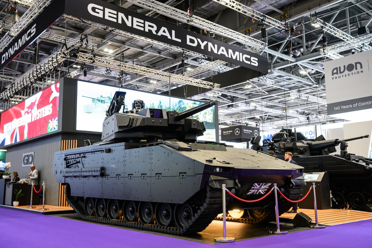 NextImg:General Dynamics premieres combat variant of Ajax vehicle
