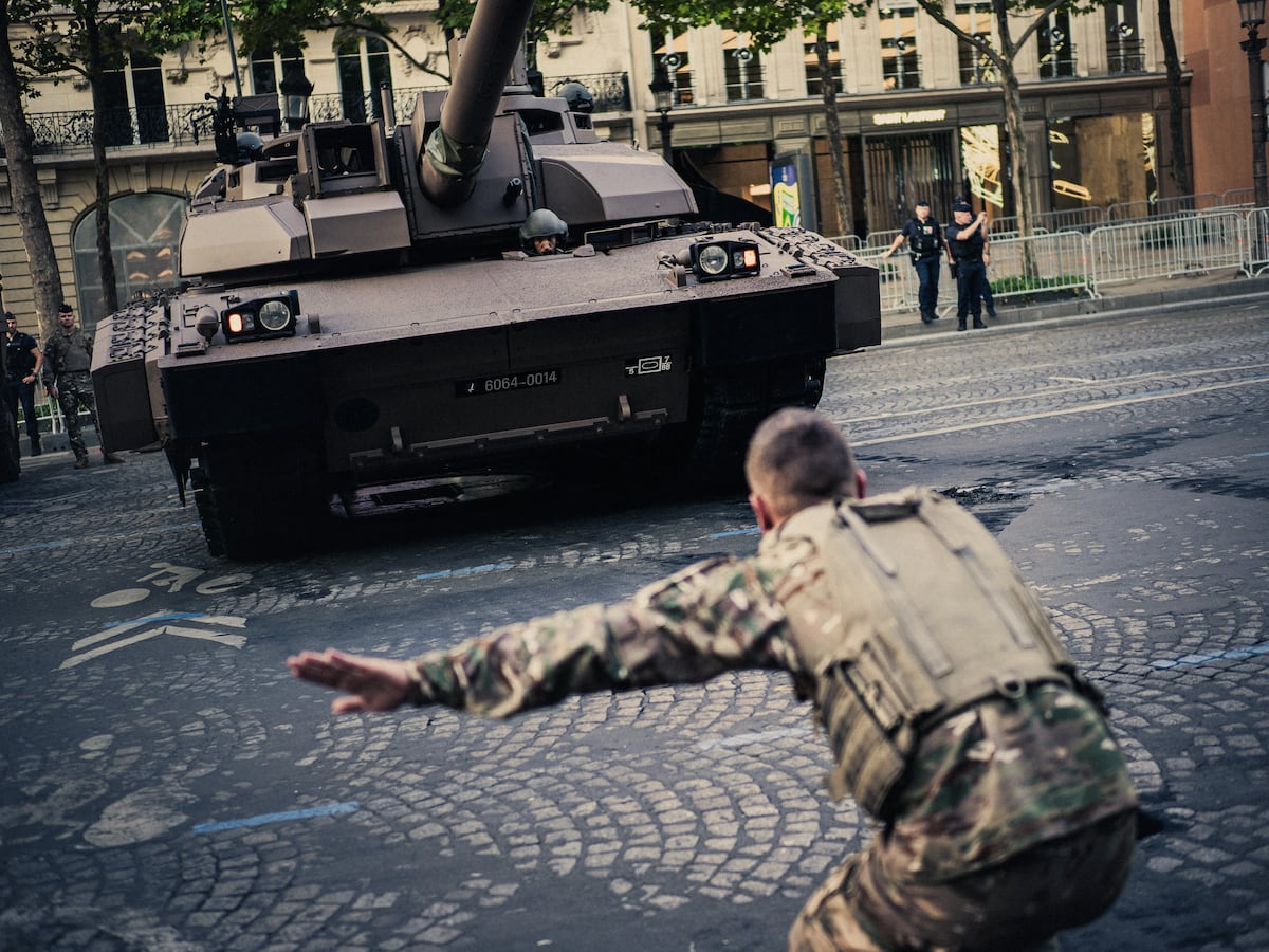 France experiments with smaller tank units to evade drone attacks