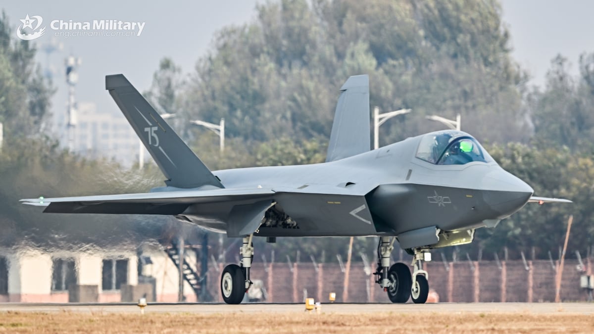 NextImg:China unveils J-35A and other new fighters at Zhuhai Airshow