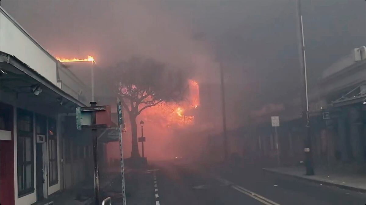 Biden sends military to help with Hawaii wildfires