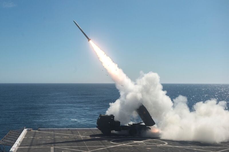 35 Rockets Marines connect F-35 jet to HIMARS rocket shot for first time