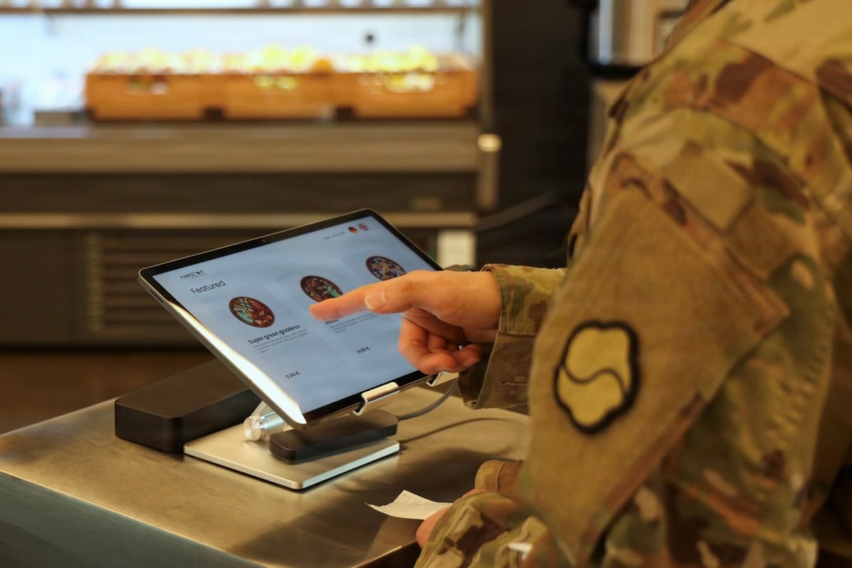 Army tests out first robotically-operated dining facility Army tests out first robotically-operated dining facility
