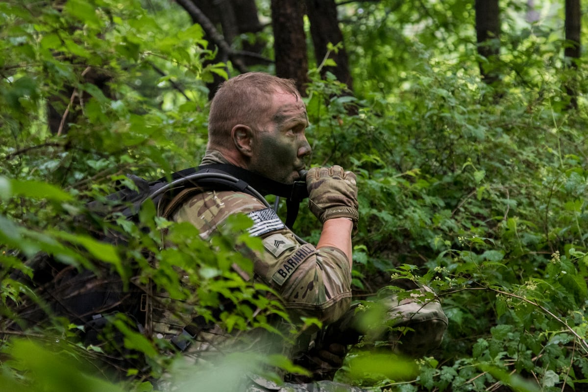 This system can provide soldiers with water by harvesting thin air