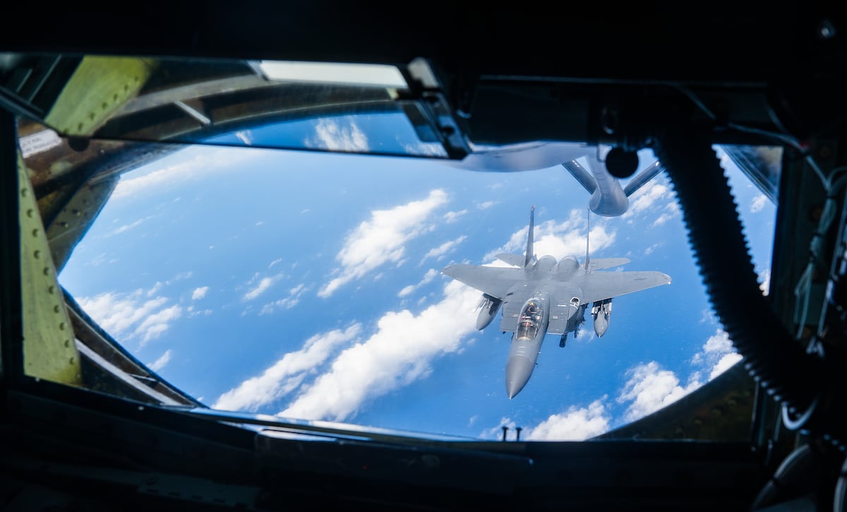 Kadena to inspect F-15Es after fighter landed without wheel