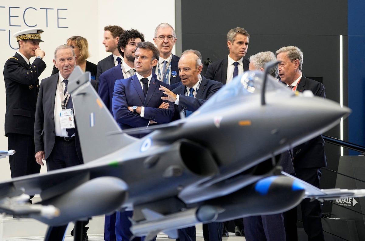 Paris Air Show goes big on defense amid war concerns