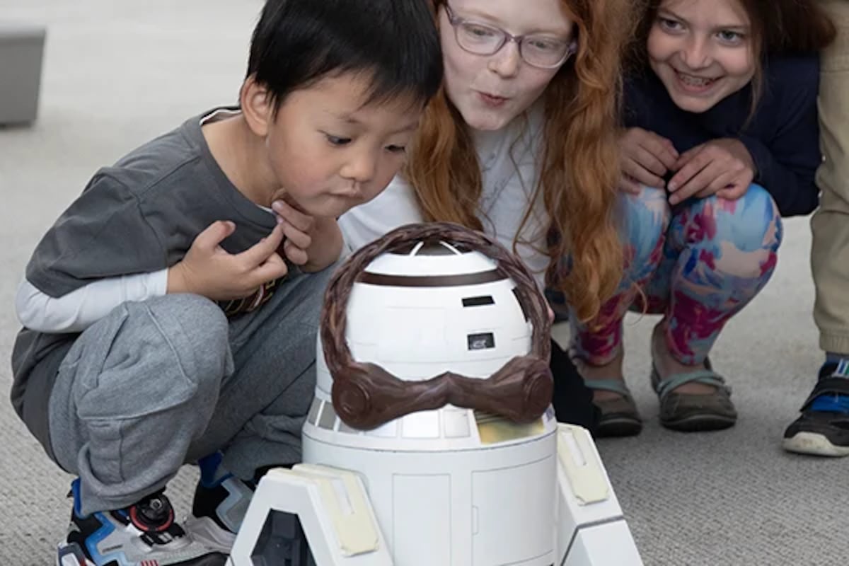 From space to barbed wire, museums welcome military families for free