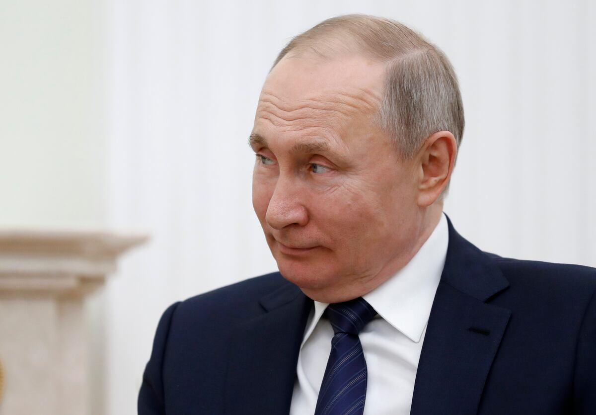 Putin boasts about new Russian weapons, calls them defensive