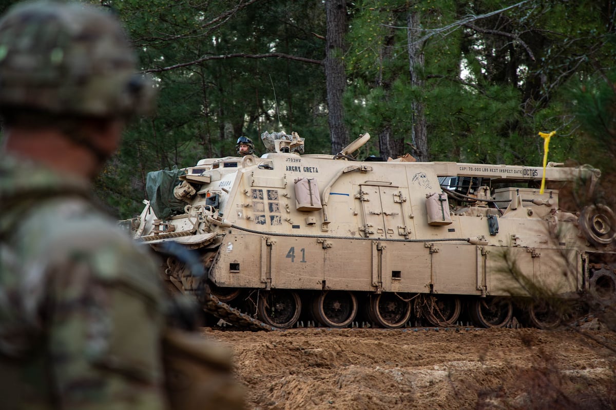 NextImg:Old tank recovery vehicles get new life as M88A3 is nixed