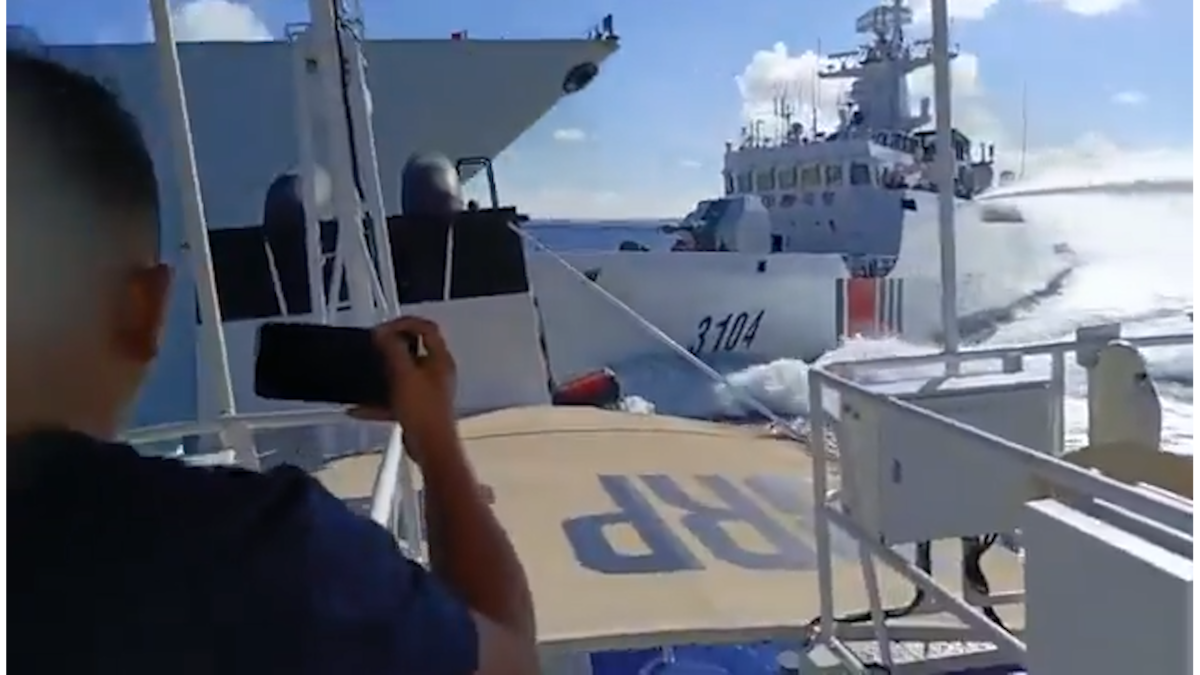 Two Chinese military vessels collide in South China Sea
