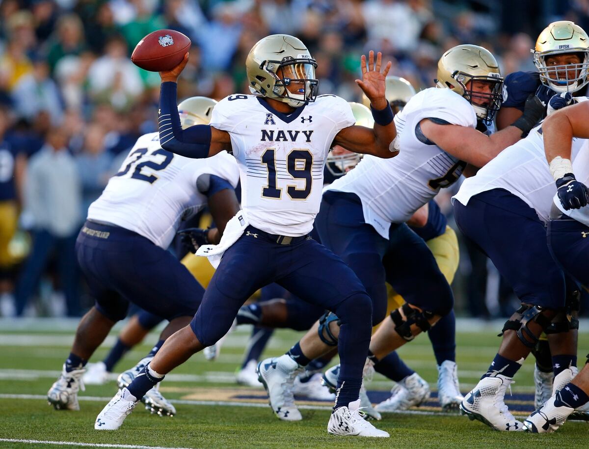 Football Navy Tulane Matchup Features 2 Qbs On The Mend
