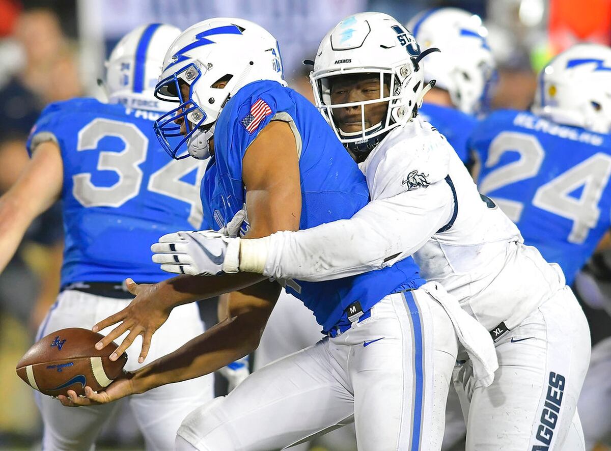 Utah State Holds Off Air Force For 42 32 Win