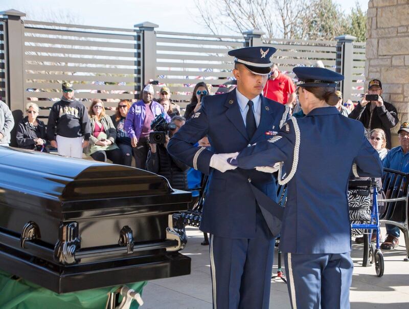 An Air Force Vet Died With No Known Family Thousands Of Strangers Came To His Funeral In Texas To Say Goodbye