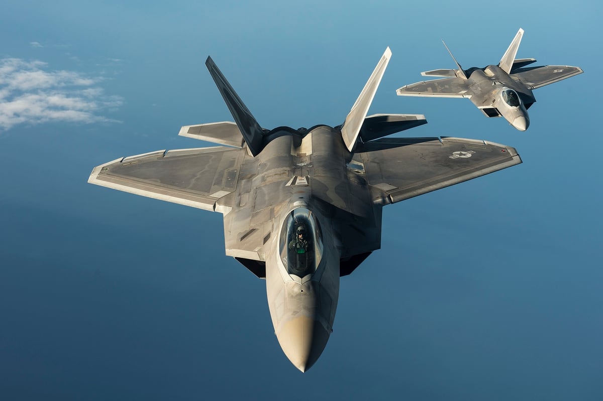 F 22 Fighter Jets Are In Romania To Keep Tabs On Russia S