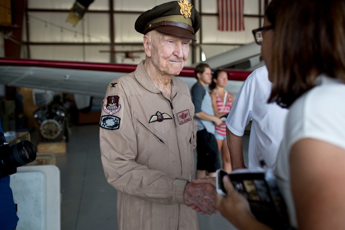 'Candy Bomber' drops sweets from Utah's air for July 4