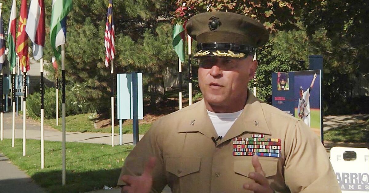 Marine colonel admiting to relationship with female subordinate during