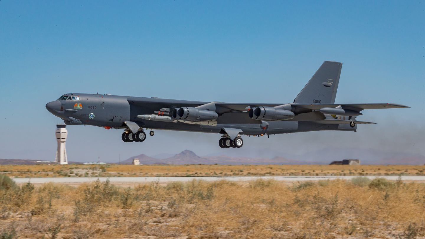 A B-52H Stratofortress takes off from Edwards Air Force Base, Calif., to conduct a test of the AGM-183A Instrumented Measurement Vehicle 2 prototype. (Matt Williams/U.S. Air Force)